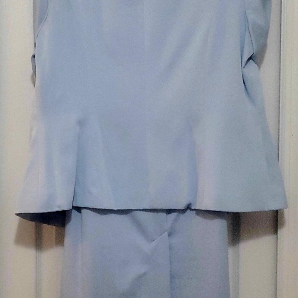Lisa Rene Couture - Picture 3 of 5